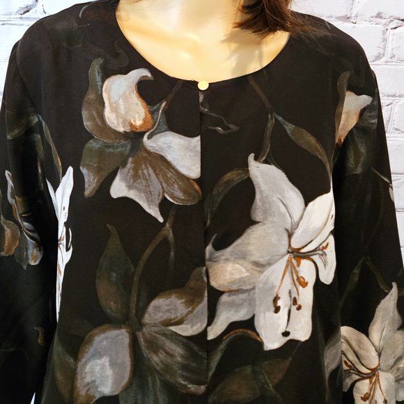 CLUB MONACO, Harriet 3/4 black floral 100% silk blouse - Picture 6 of 11